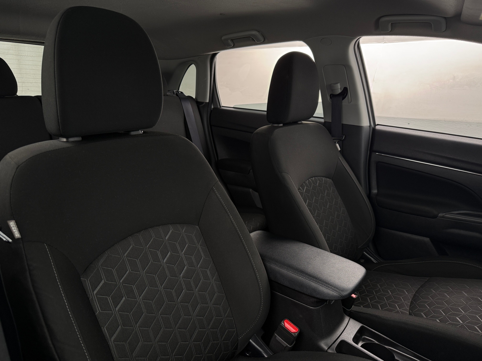 Thumbnail: 2023 Mitsubishi Outlander Sport - 2