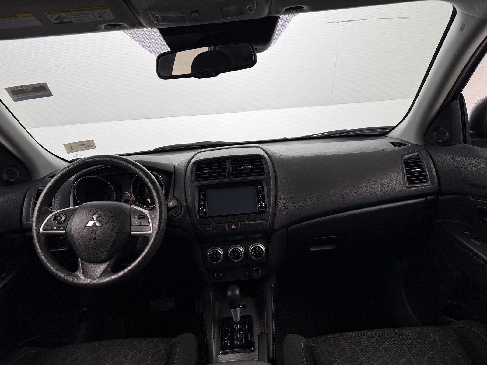 Thumbnail: 2023 Mitsubishi Outlander Sport - 3