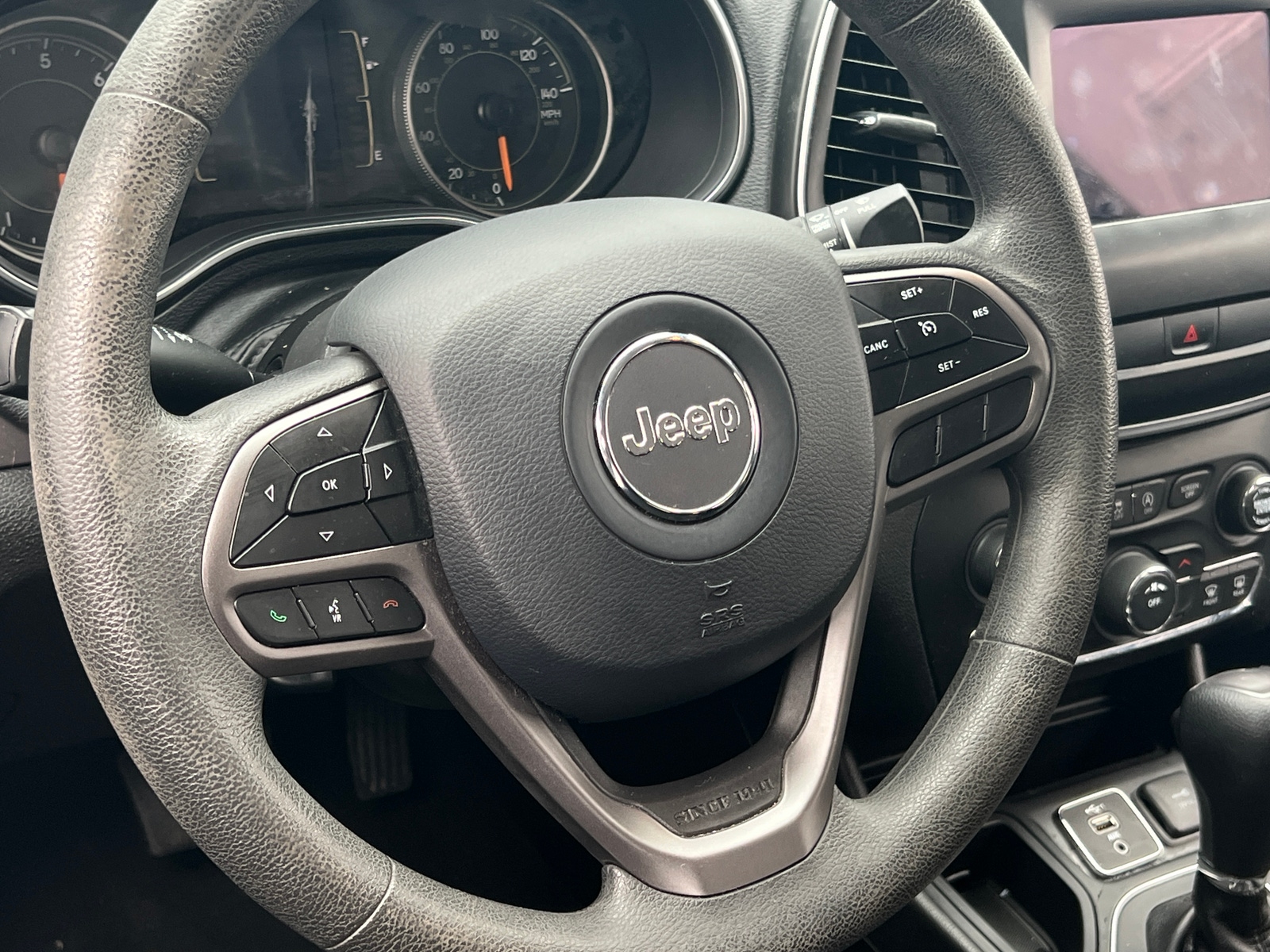 Thumbnail: 2020 Jeep Cherokee - 5