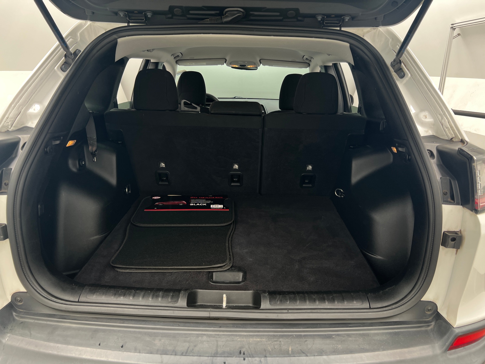 Thumbnail: 2020 Jeep Cherokee - 7