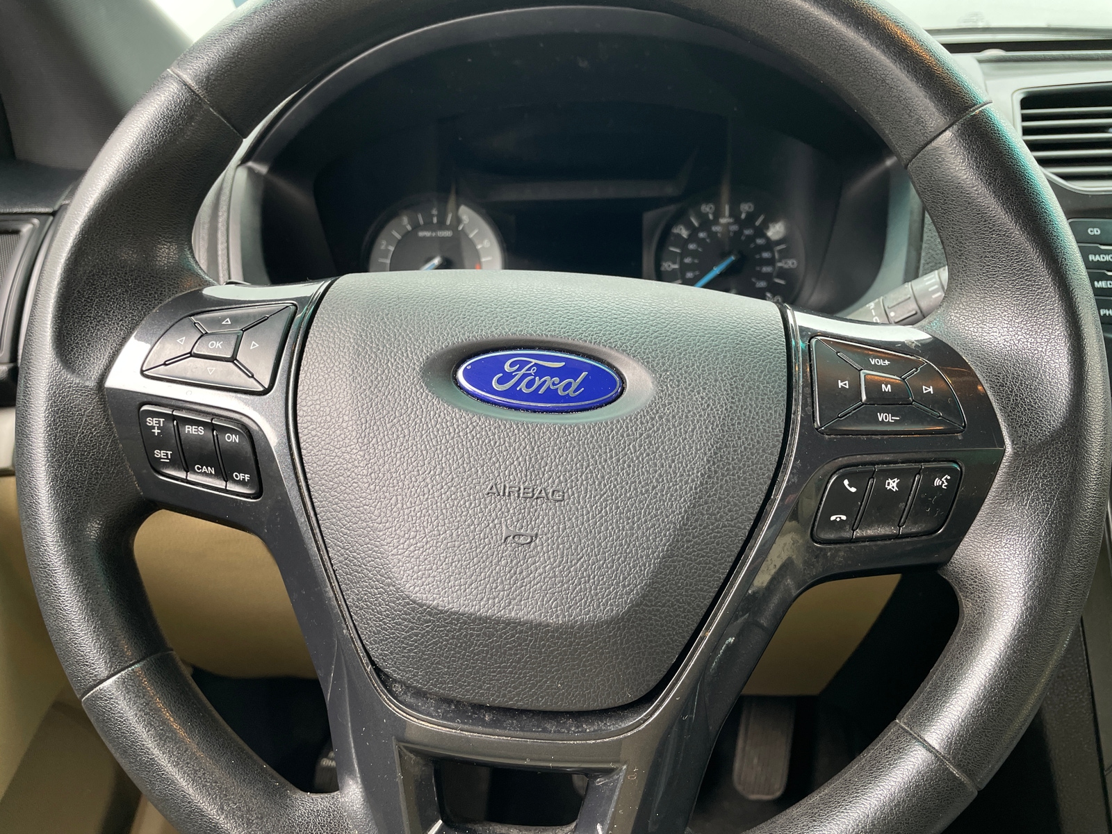 Thumbnail: 2016 Ford Explorer - 5