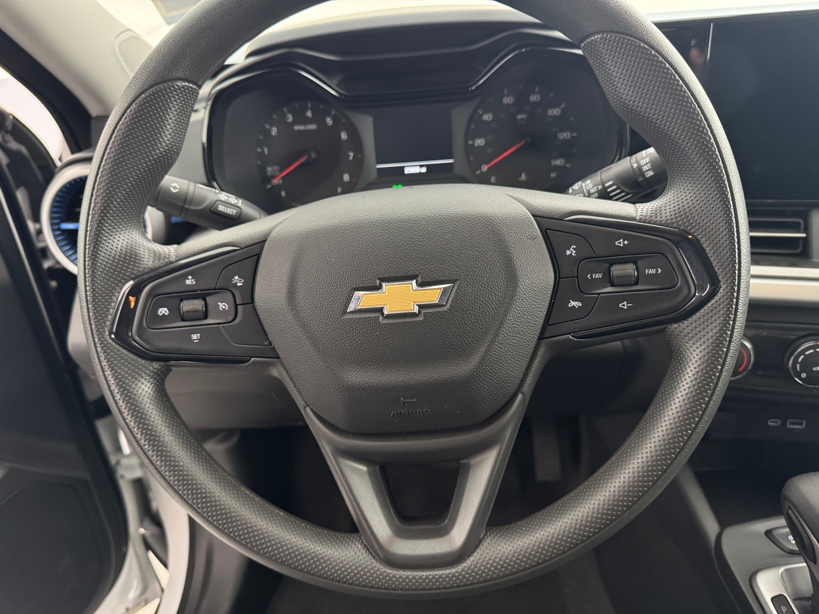 Thumbnail: 2025 Chevrolet Trax - 5