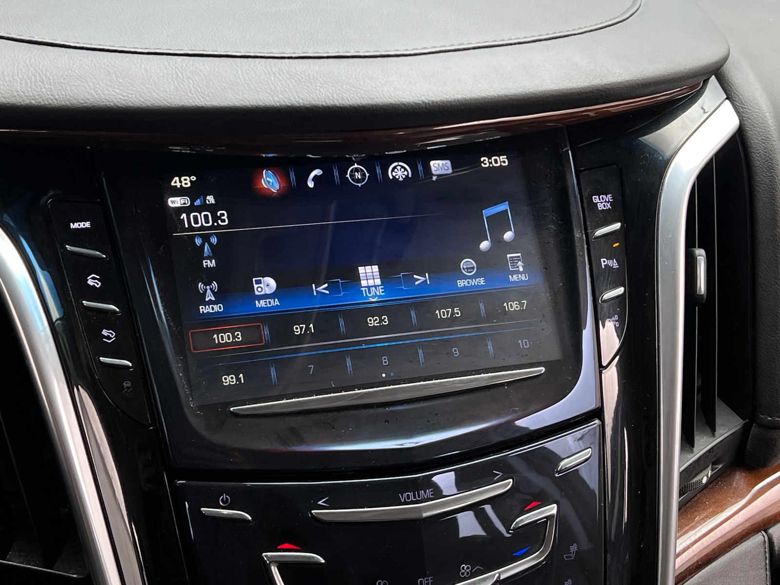 Thumbnail: 2019 Cadillac Escalade - 3