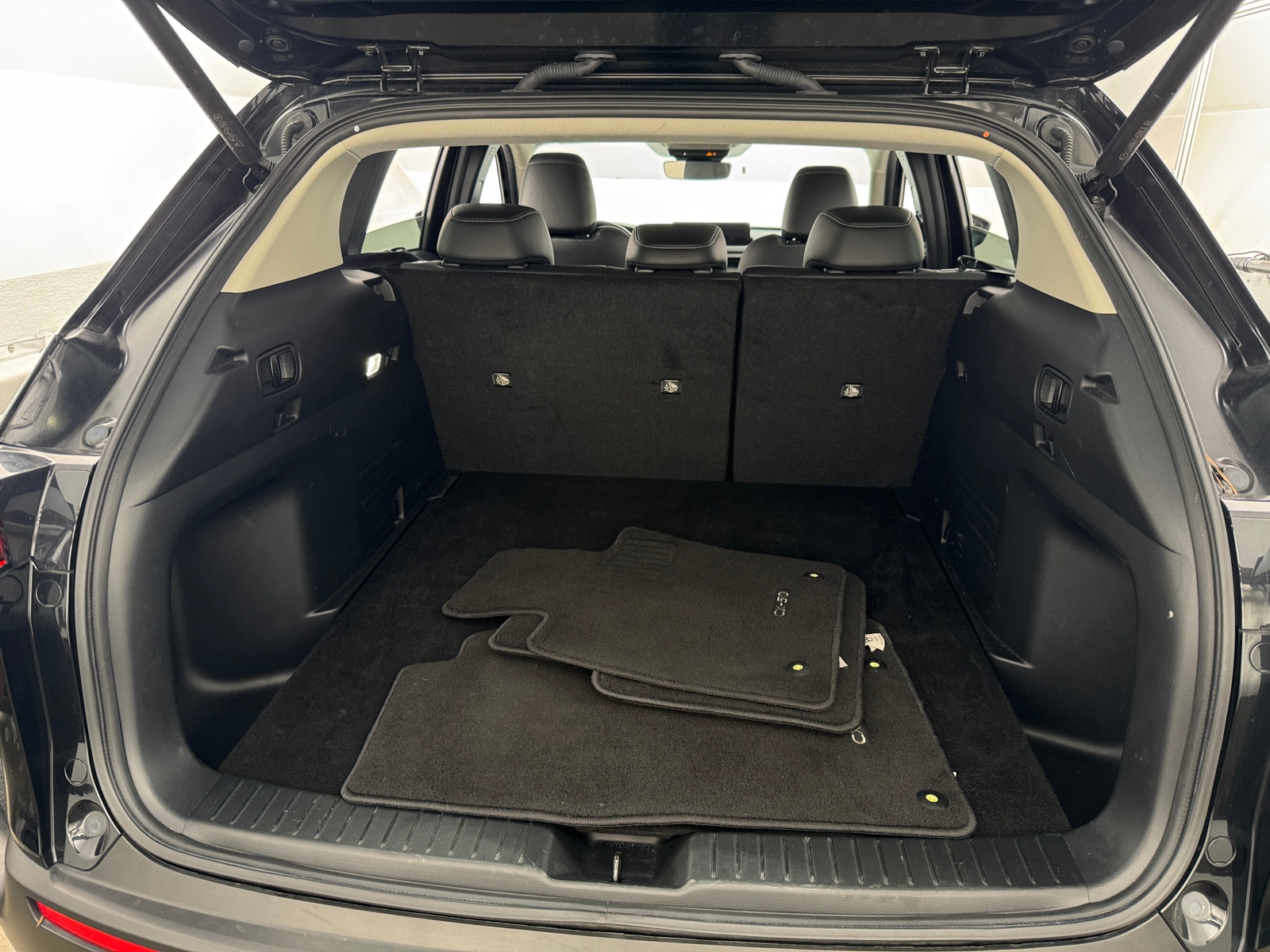 Thumbnail: 2025 Mazda CX-50 - 6