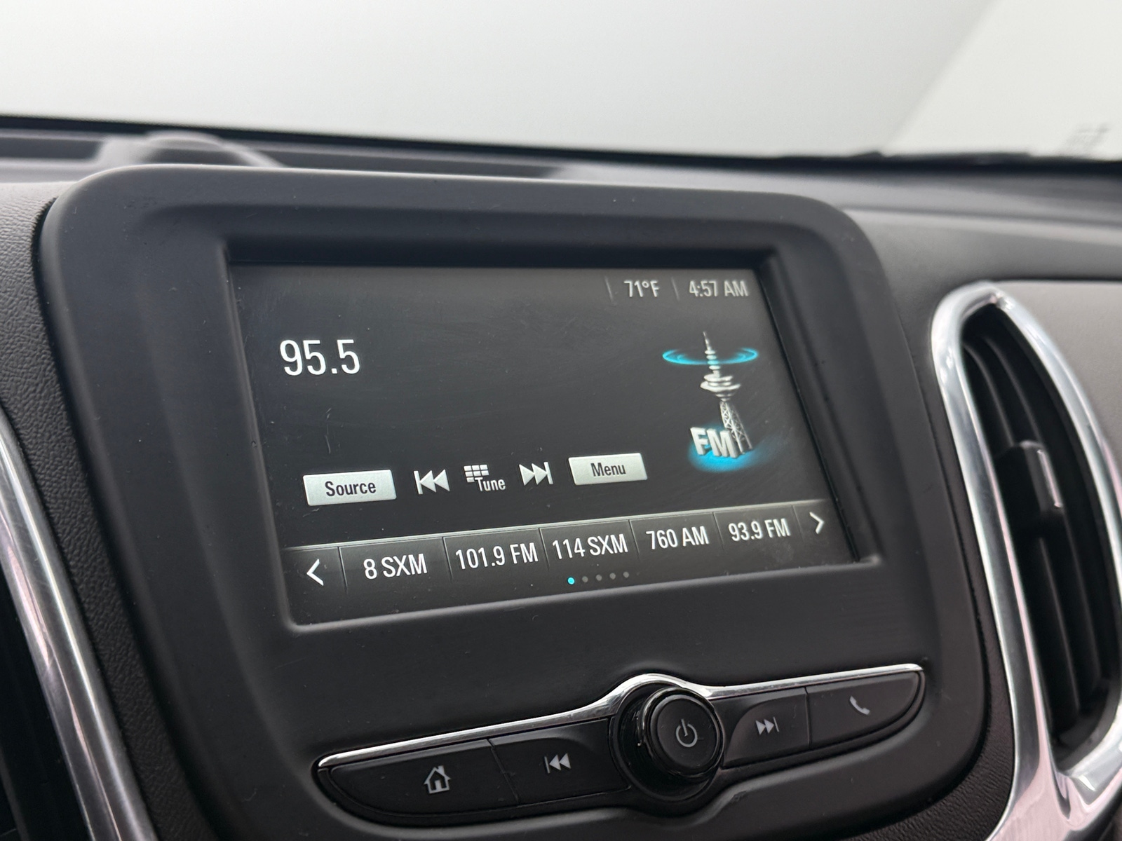 Thumbnail: 2018 Chevrolet Equinox - 4