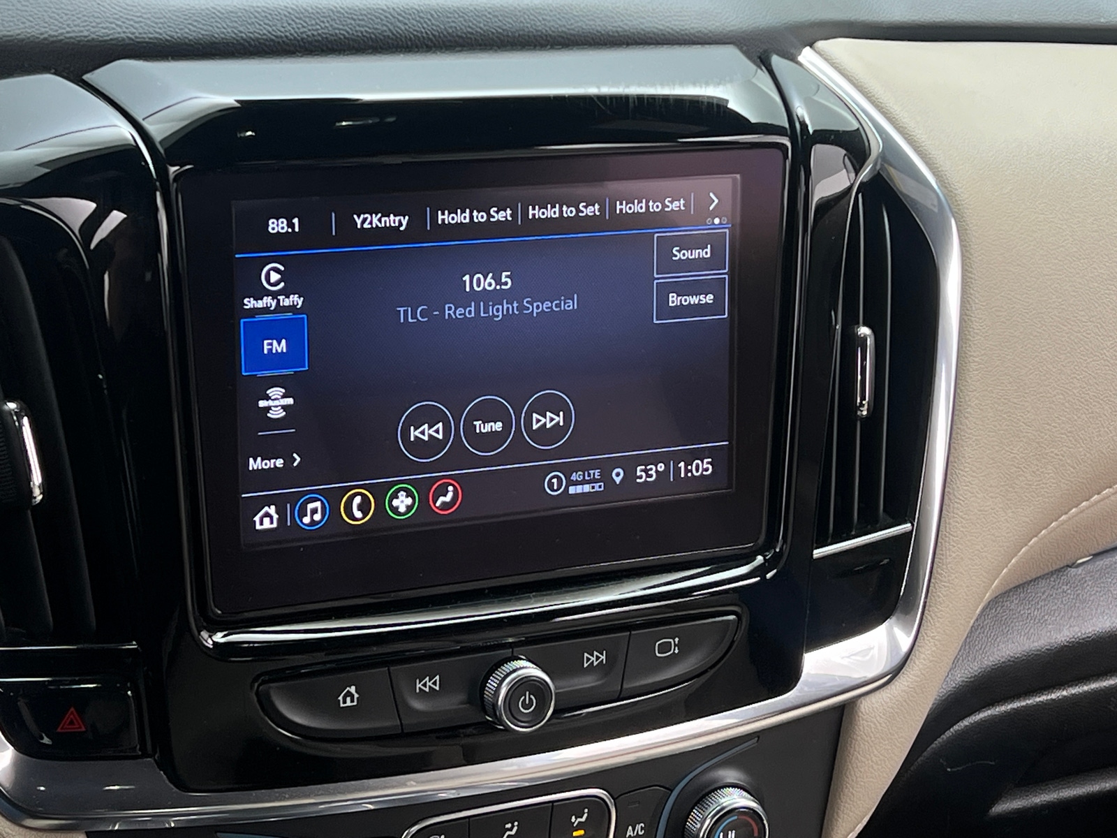 Thumbnail: 2023 Chevrolet Traverse - 3