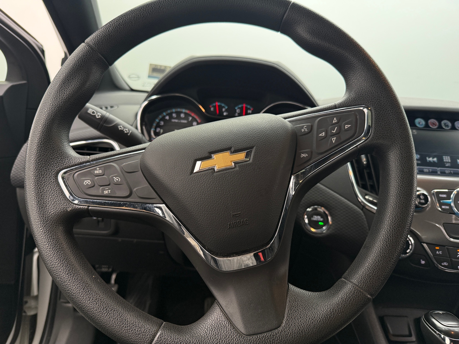 Thumbnail: 2018 Chevrolet Cruze - 5