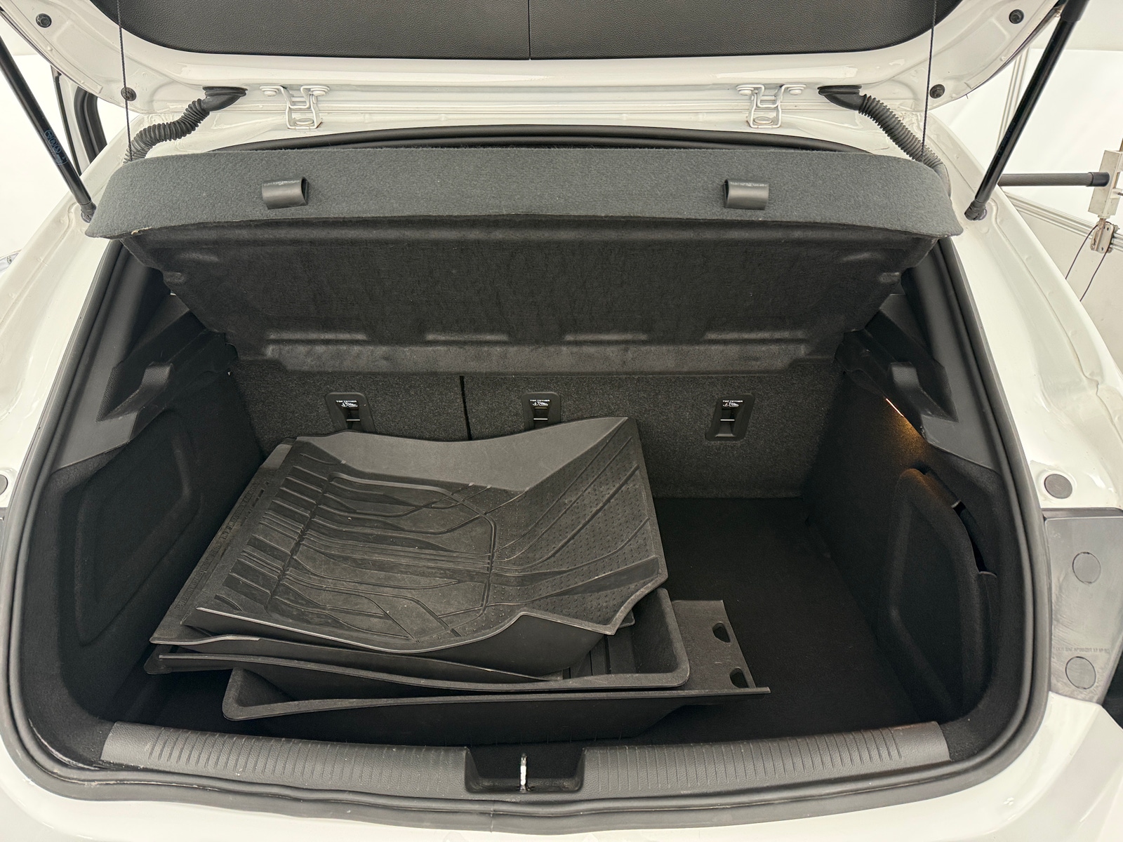 Thumbnail: 2018 Chevrolet Cruze - 7