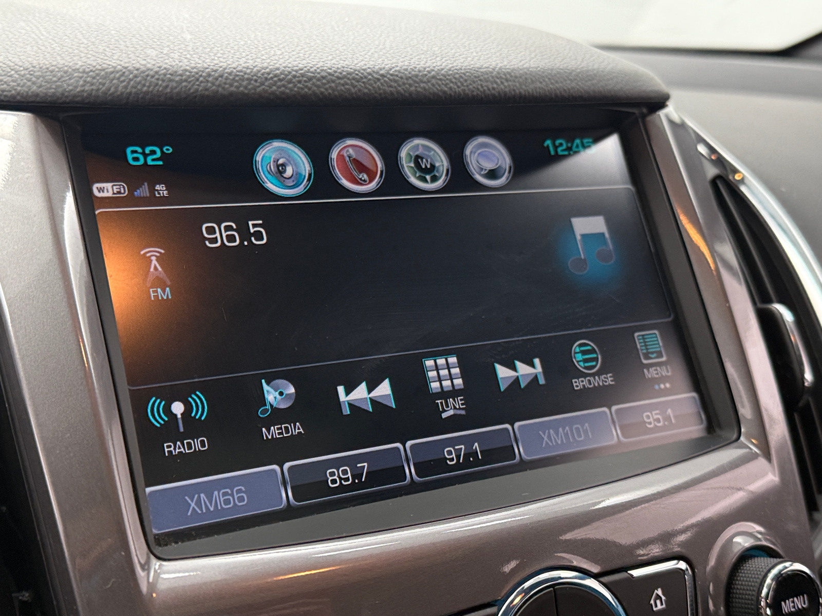 Thumbnail: 2018 Chevrolet Cruze - 4