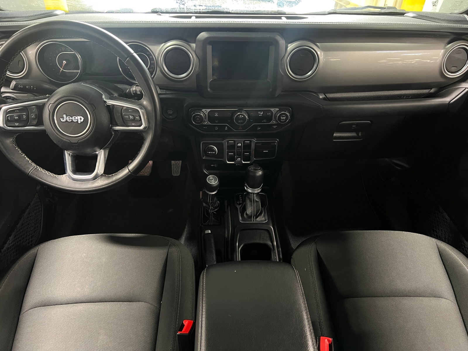 Thumbnail: 2018 Jeep Wrangler - 3