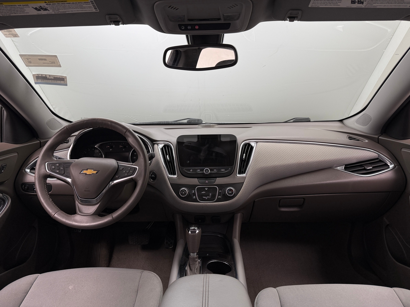 Thumbnail: 2017 Chevrolet Malibu - 3