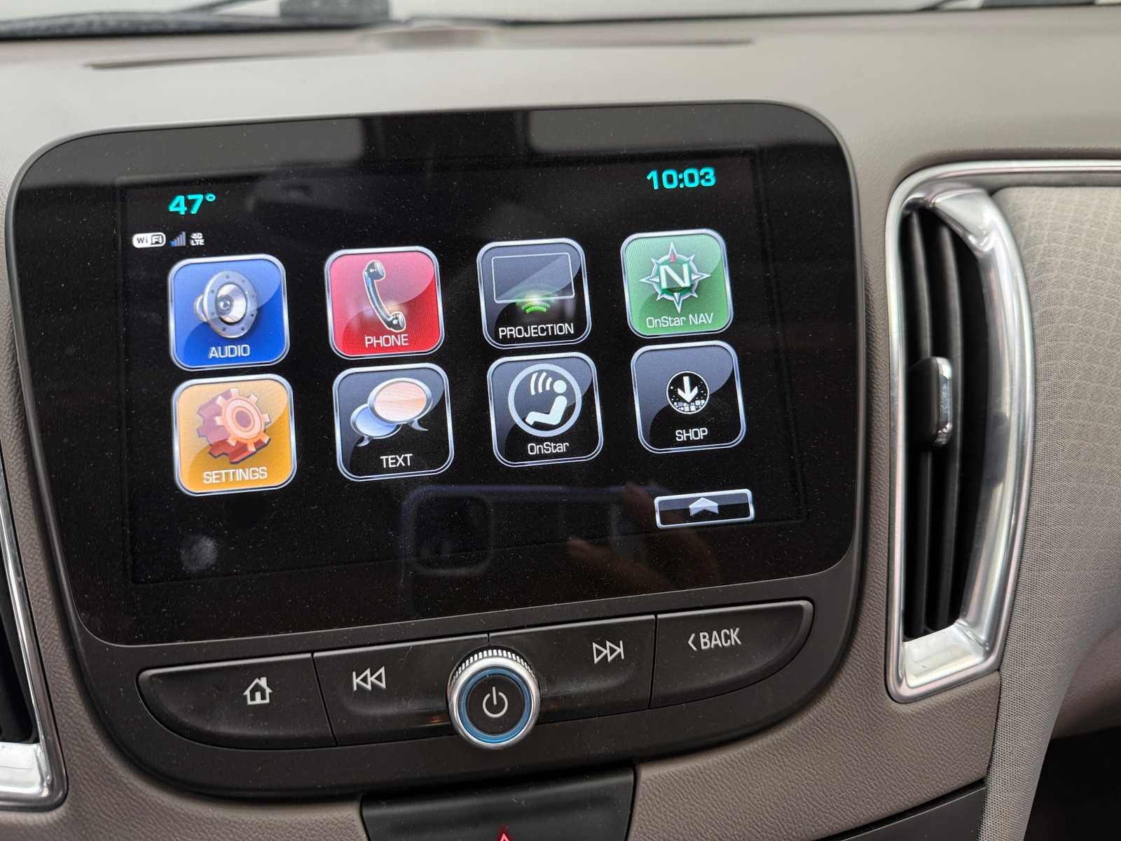 Thumbnail: 2017 Chevrolet Malibu - 4