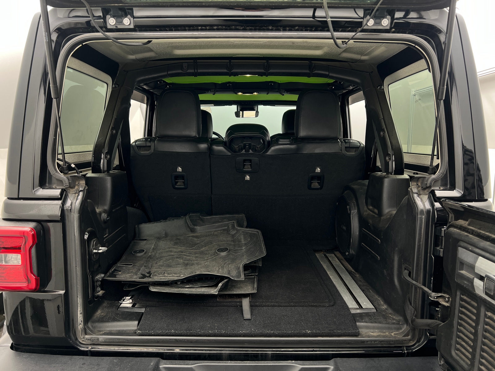 Thumbnail: 2019 Jeep Wrangler - 6