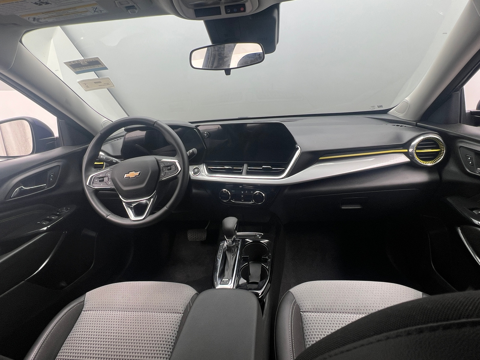 Thumbnail: 2024 Chevrolet Trax - 3