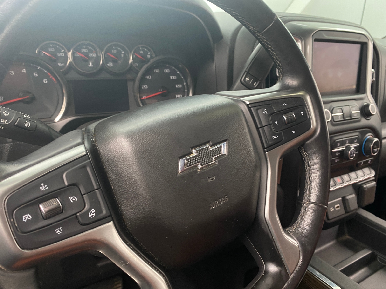 Thumbnail: 2019 Chevrolet Silverado 1500 - 5