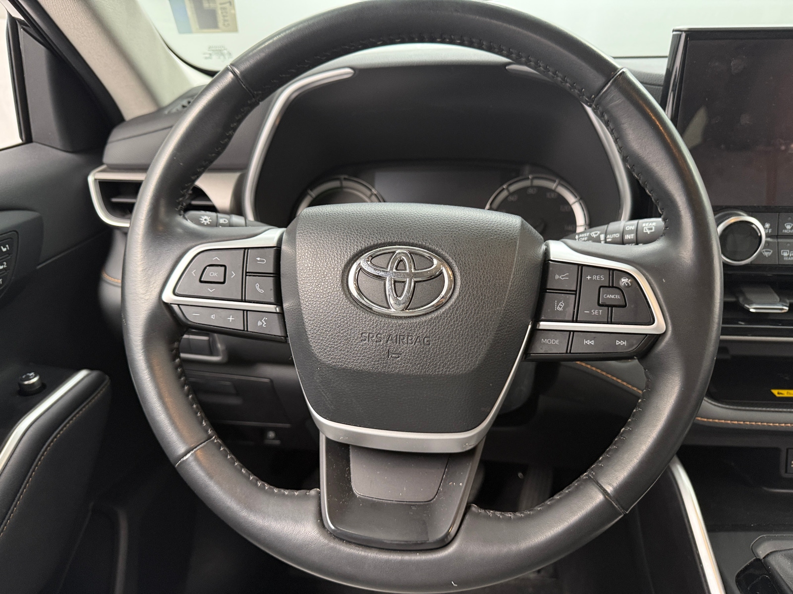 Thumbnail: 2023 Toyota Highlander - 4