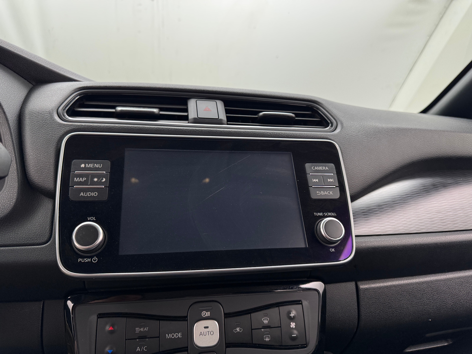 Thumbnail: 2020 Nissan Leaf - 4