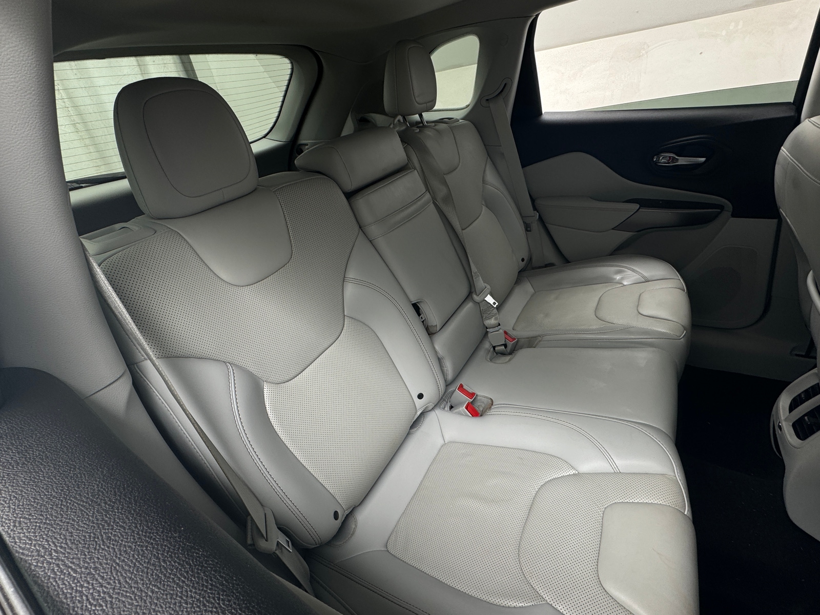 Thumbnail: 2019 Jeep Cherokee - 5