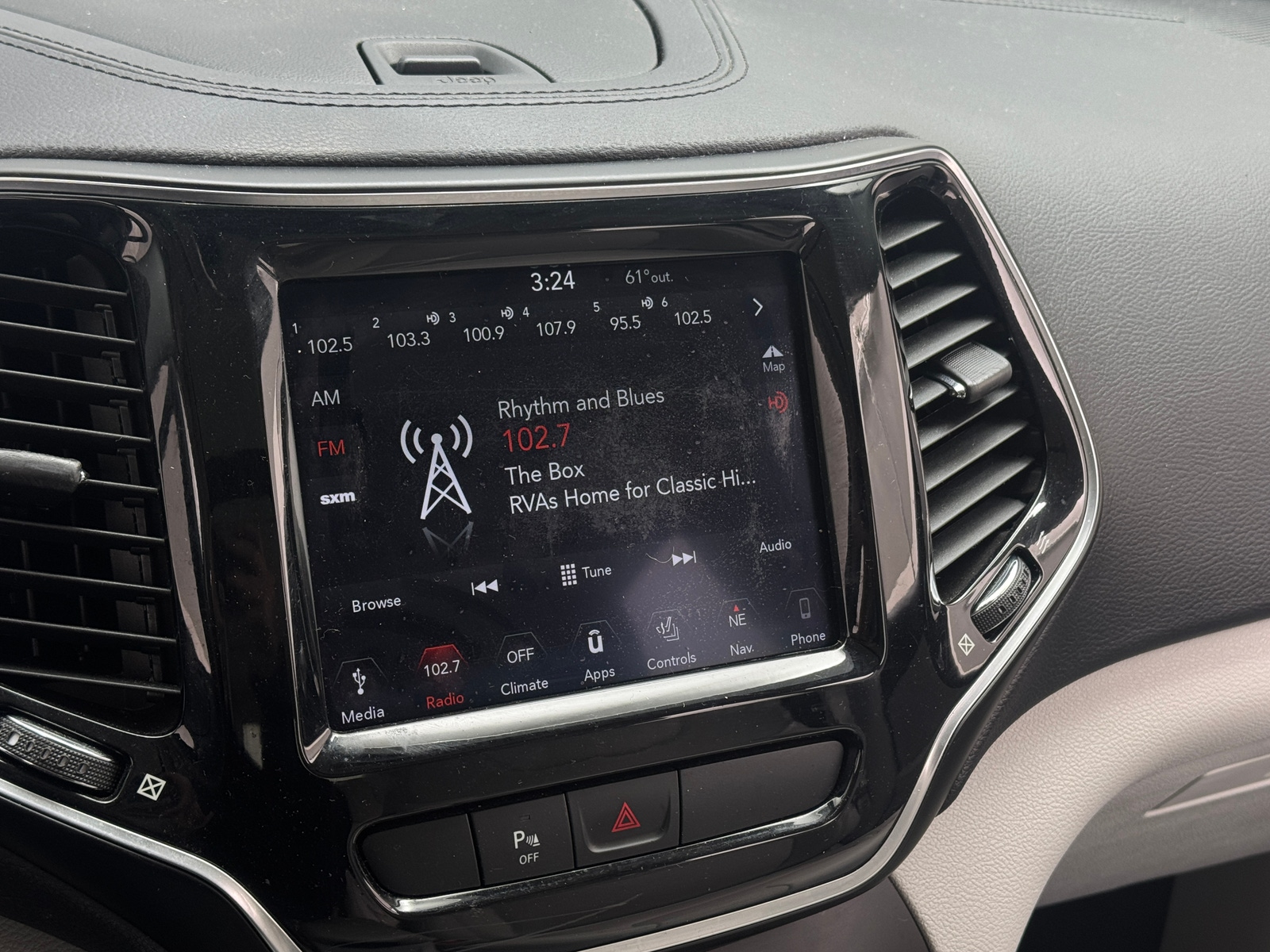 Thumbnail: 2019 Jeep Cherokee - 3