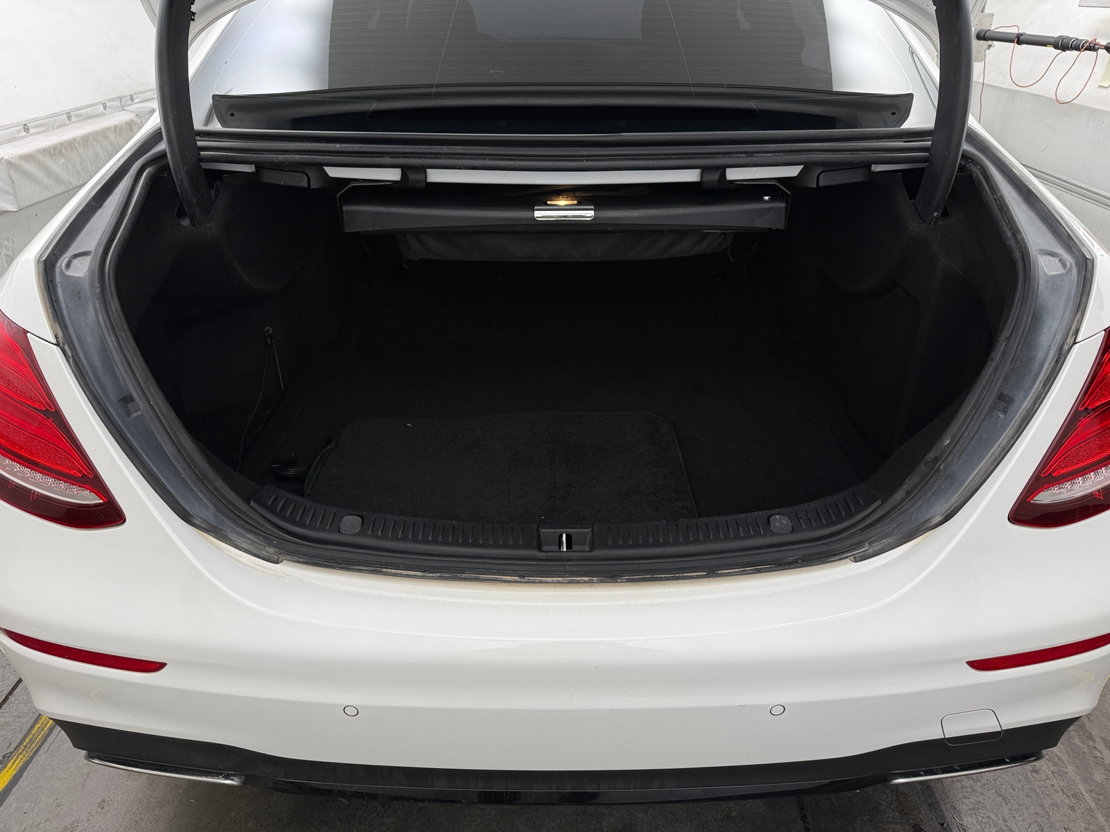 Thumbnail: 2020 Mercedes-Benz E-Class - 6