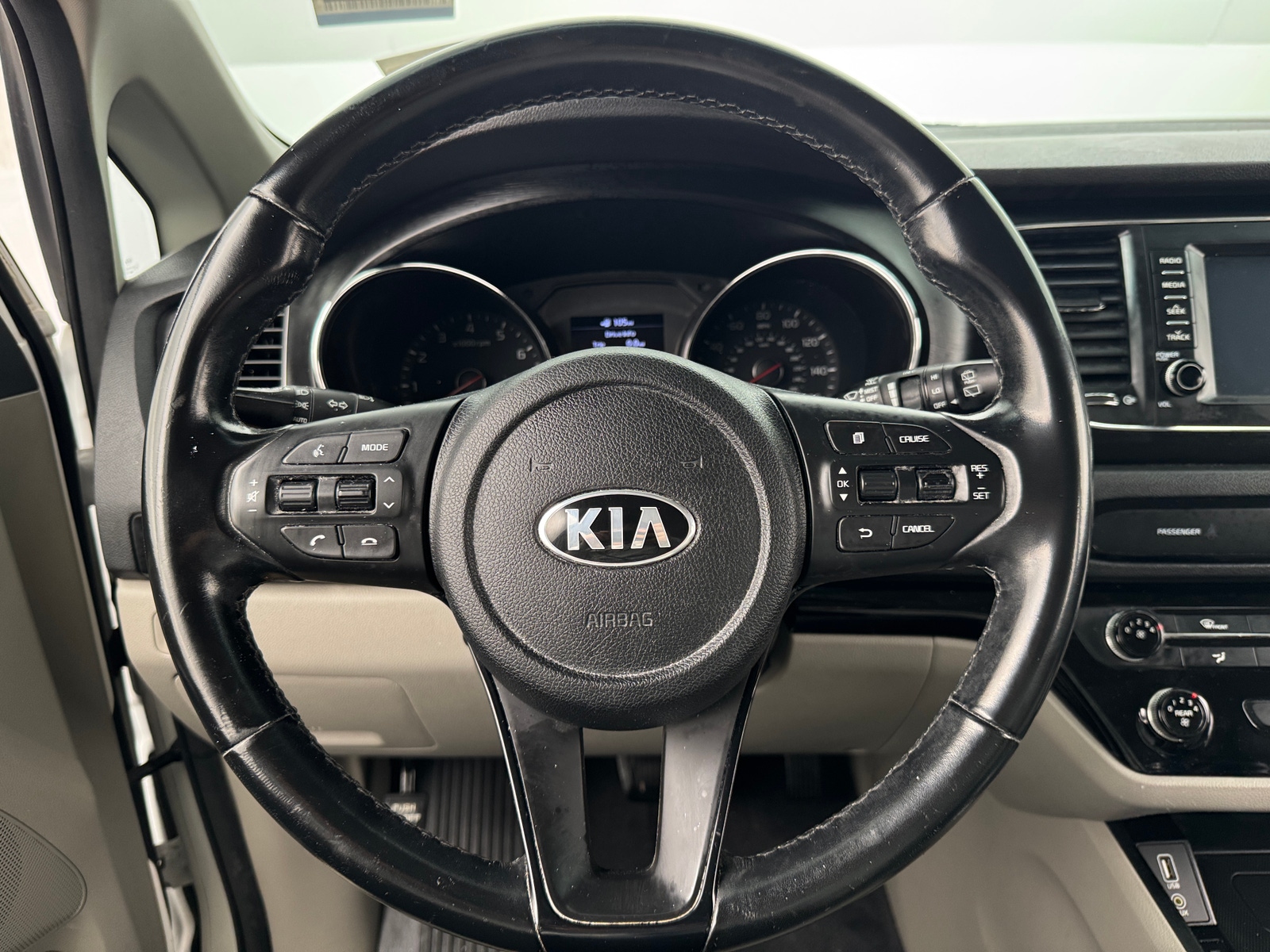 Thumbnail: 2019 Kia Sedona - 4