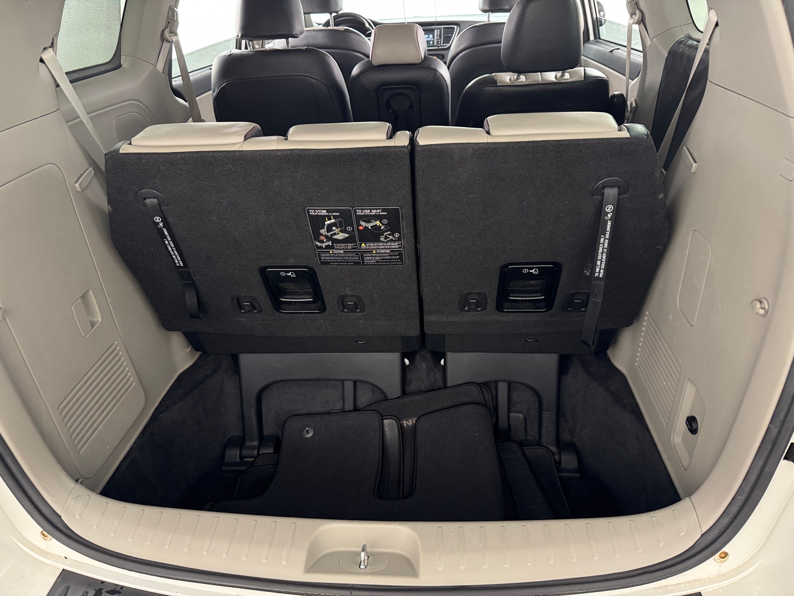 Thumbnail: 2019 Kia Sedona - 6