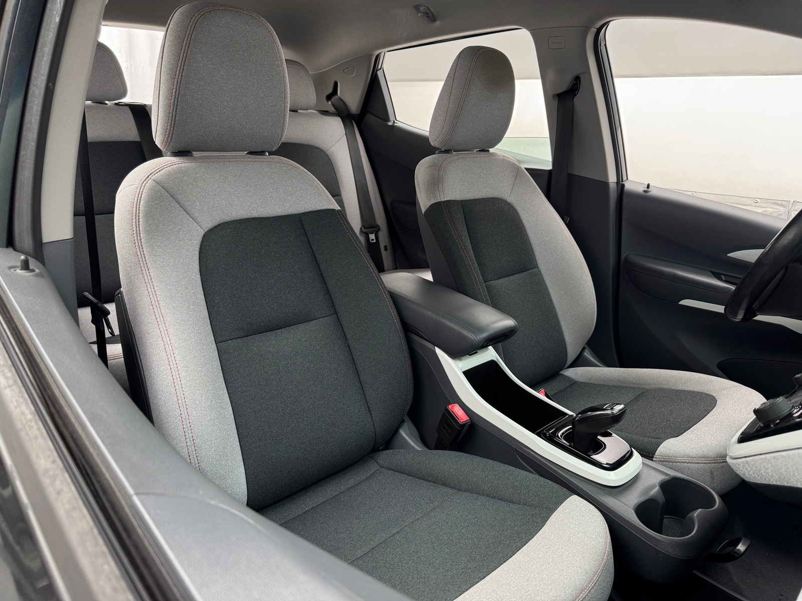 Thumbnail: 2018 Chevrolet Bolt EV - 2