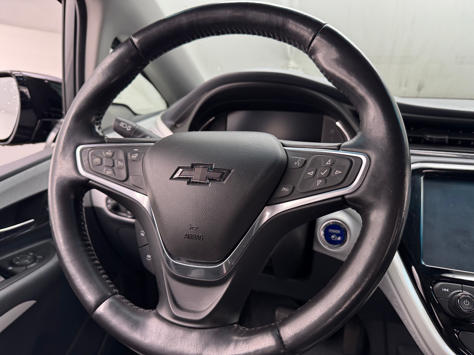 Thumbnail: 2018 Chevrolet Bolt EV - 5