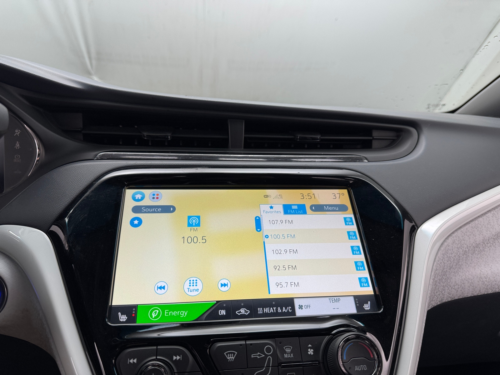 Thumbnail: 2018 Chevrolet Bolt EV - 4