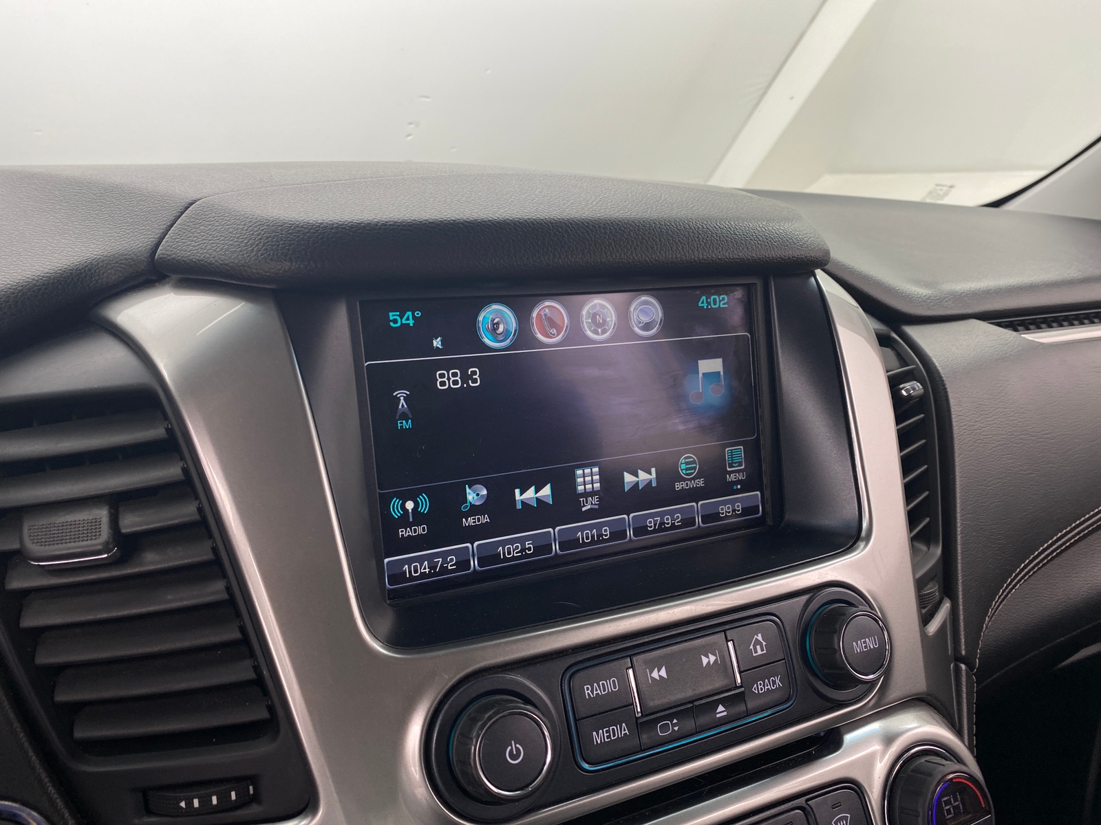 Thumbnail: 2018 Chevrolet Tahoe - 3