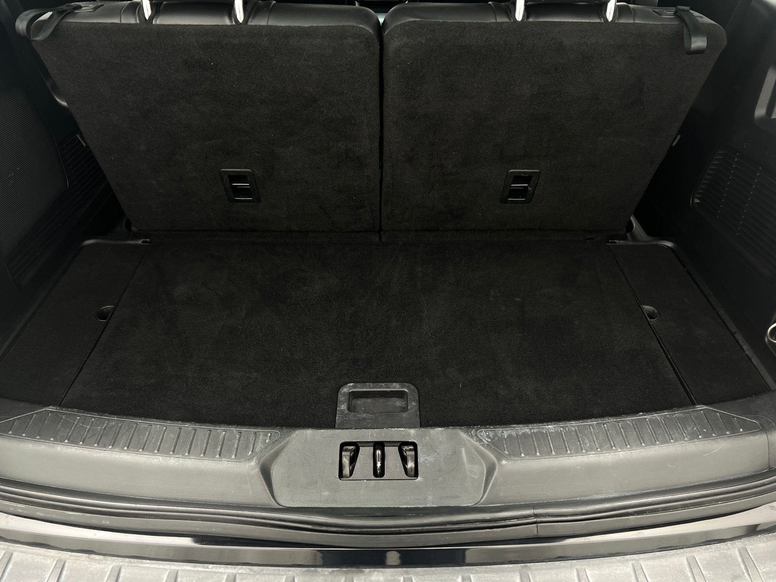 Thumbnail: 2021 Ford Explorer - 6