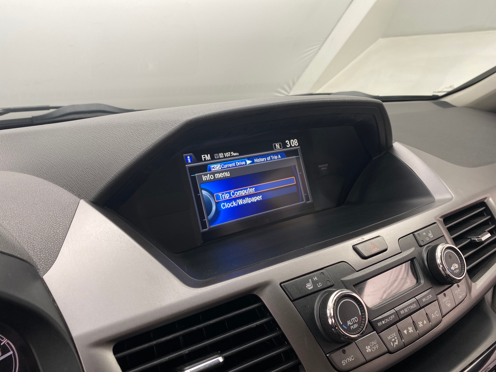 Thumbnail: 2017 Honda Odyssey - 3