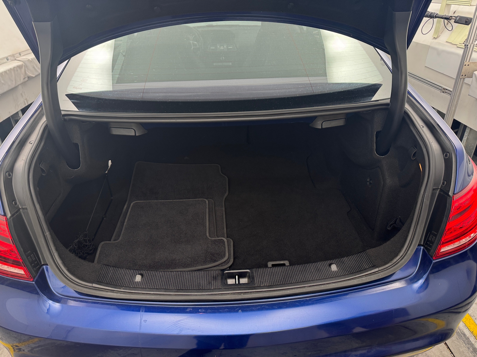 Thumbnail: 2017 Mercedes-Benz E-Class - 4