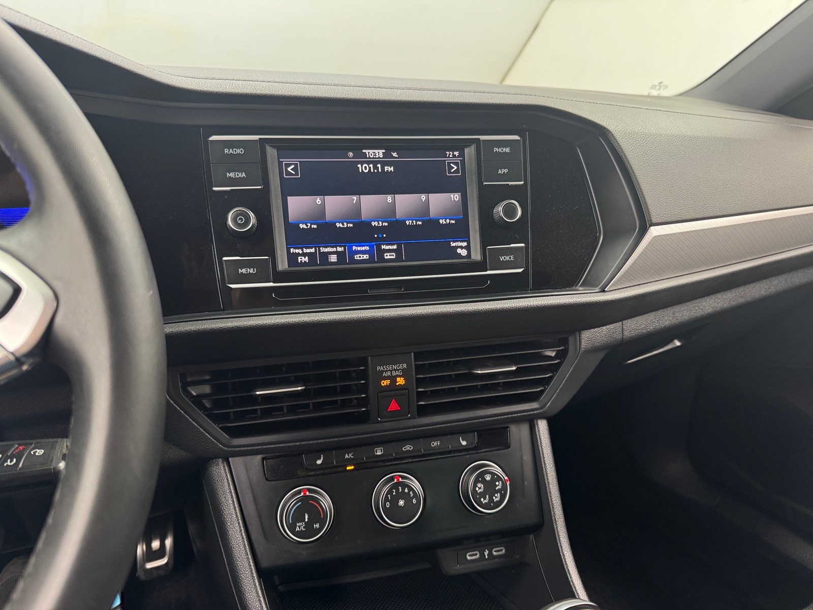 Thumbnail: 2024 Volkswagen Jetta - 4