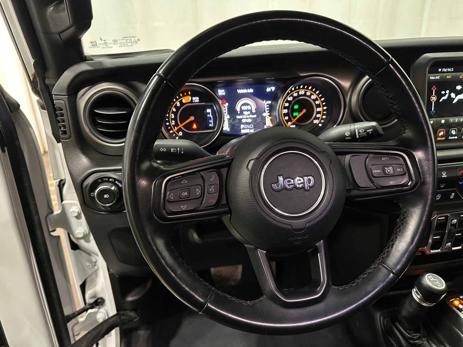 Thumbnail: 2022 Jeep Wrangler - 5