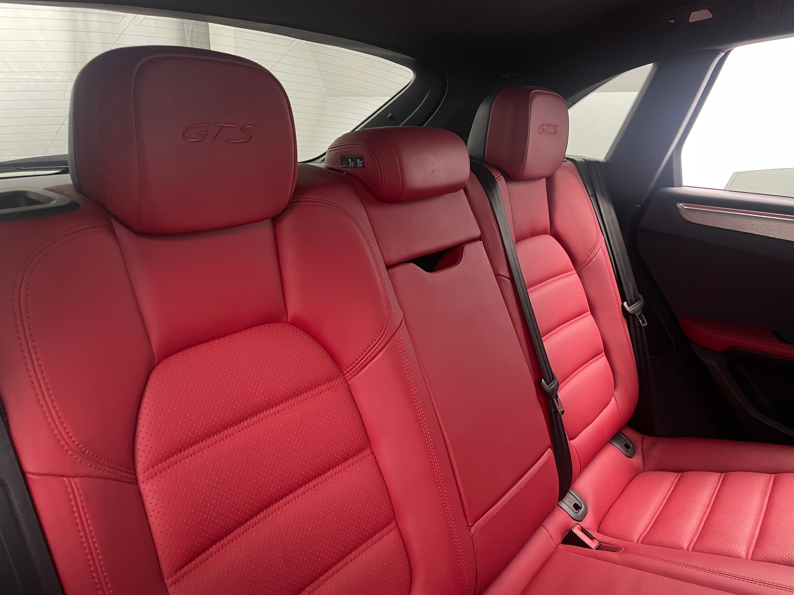 Thumbnail: 2017 Porsche Macan - 5