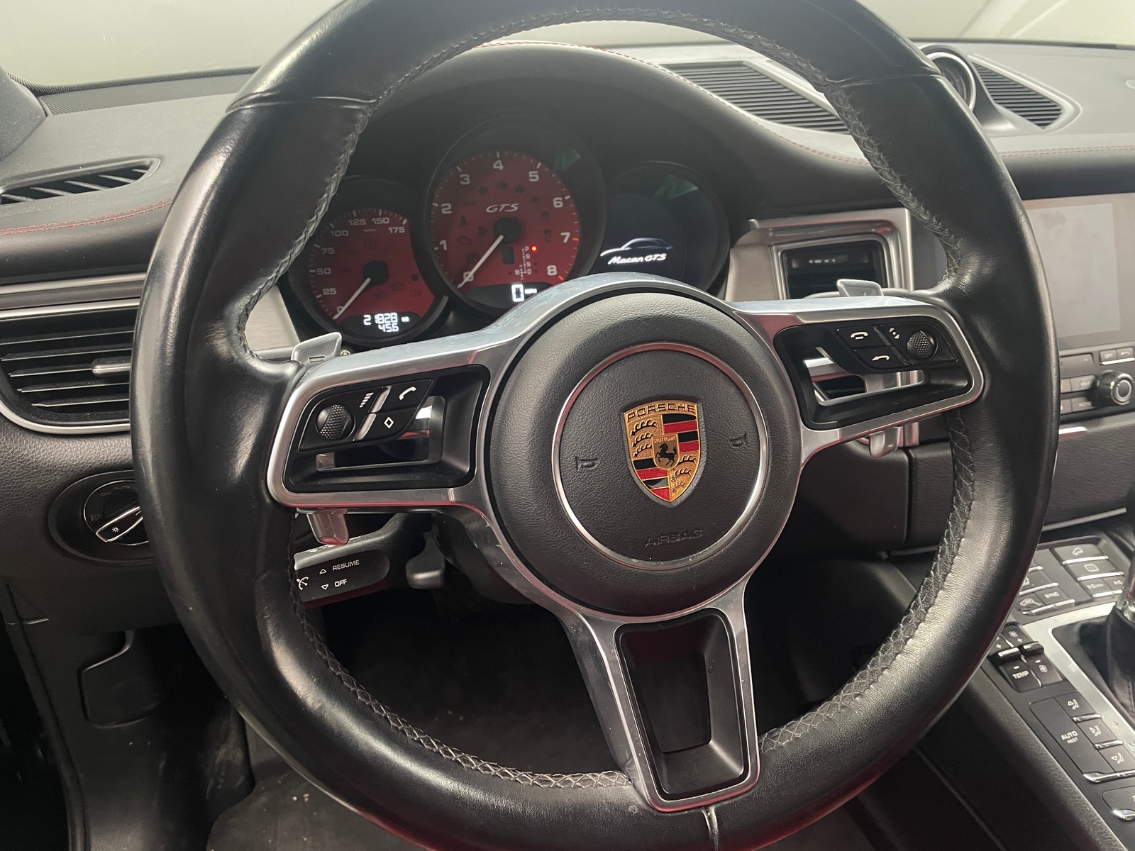 Thumbnail: 2017 Porsche Macan - 4