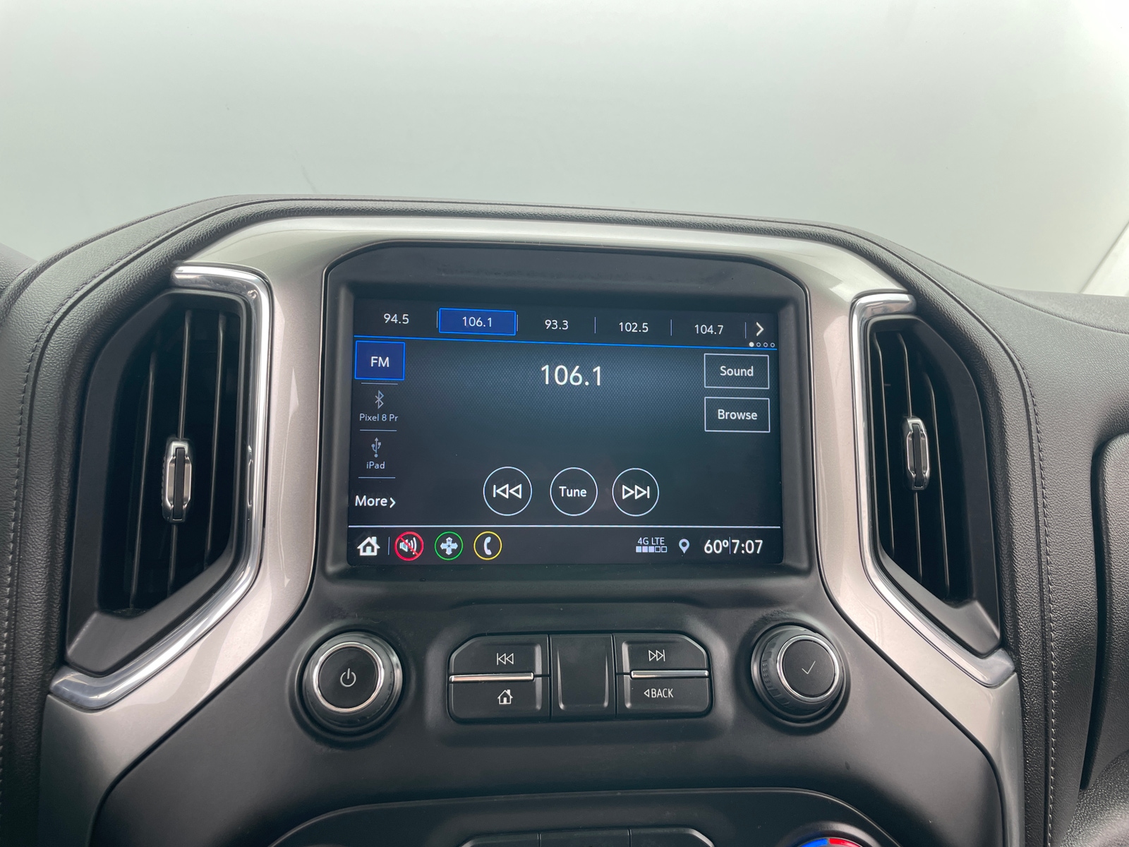 Thumbnail: 2022 Chevrolet Silverado 1500 - 4