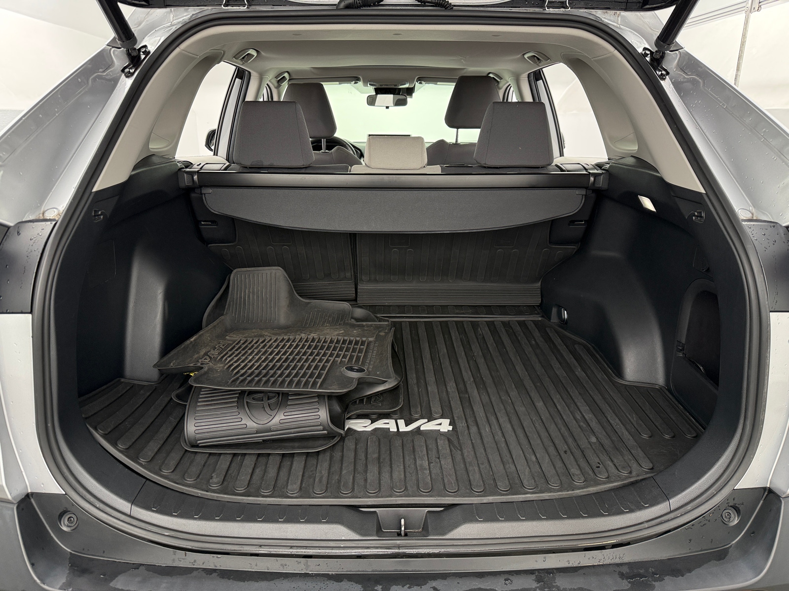 Thumbnail: 2022 Toyota RAV4 - 7