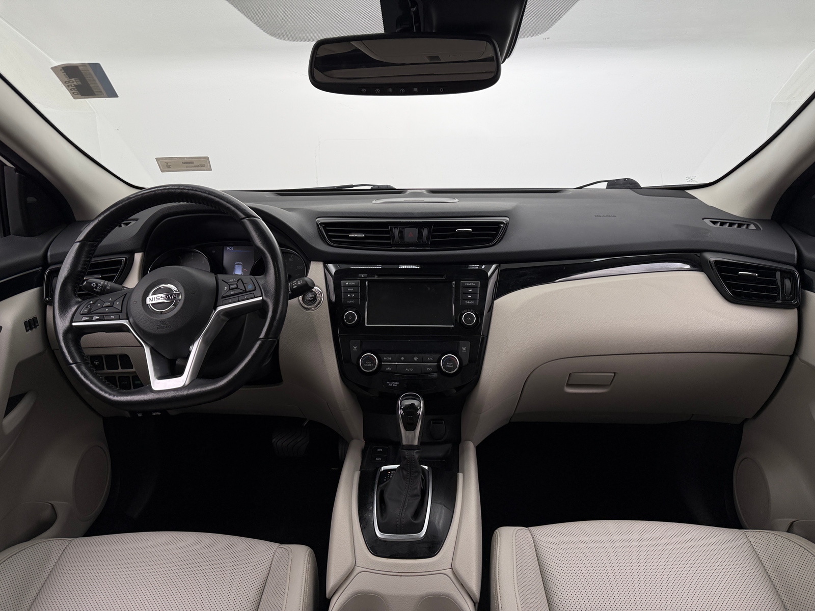 Thumbnail: 2021 Nissan Rogue Sport - 2