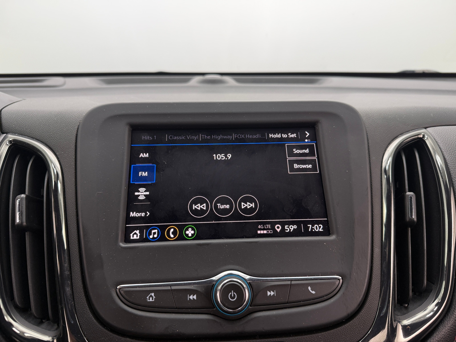 Thumbnail: 2022 Chevrolet Equinox - 4