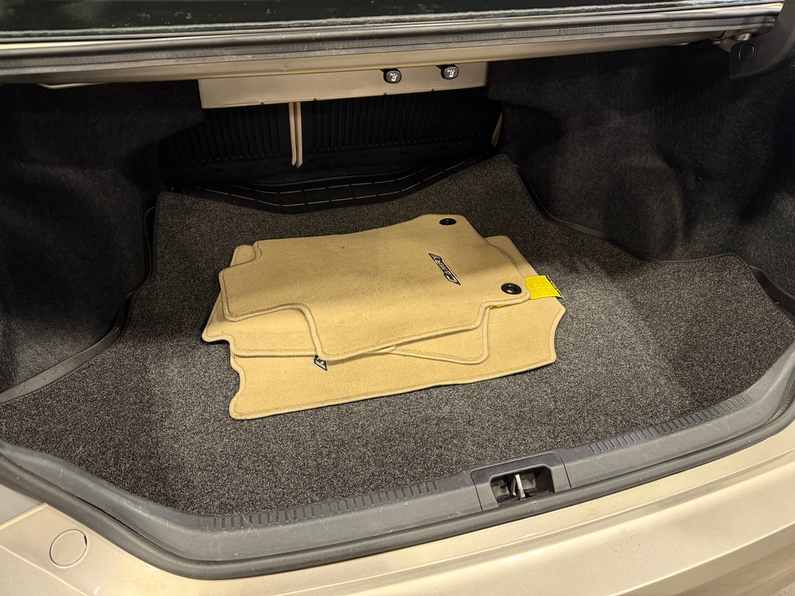 Thumbnail: 2015 Toyota Camry - 7