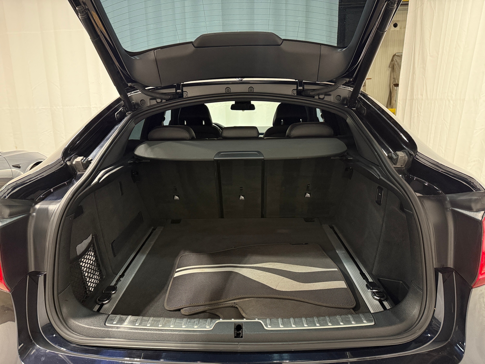 Thumbnail: 2019 BMW X6 - 6