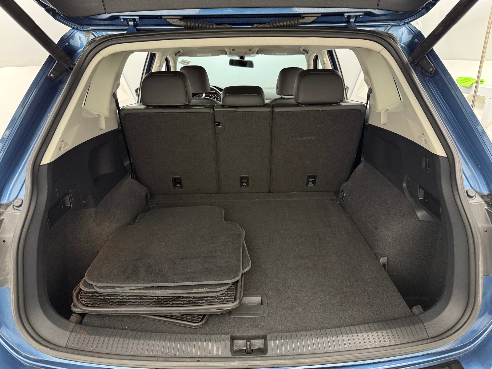 Thumbnail: 2019 Volkswagen Tiguan - 6