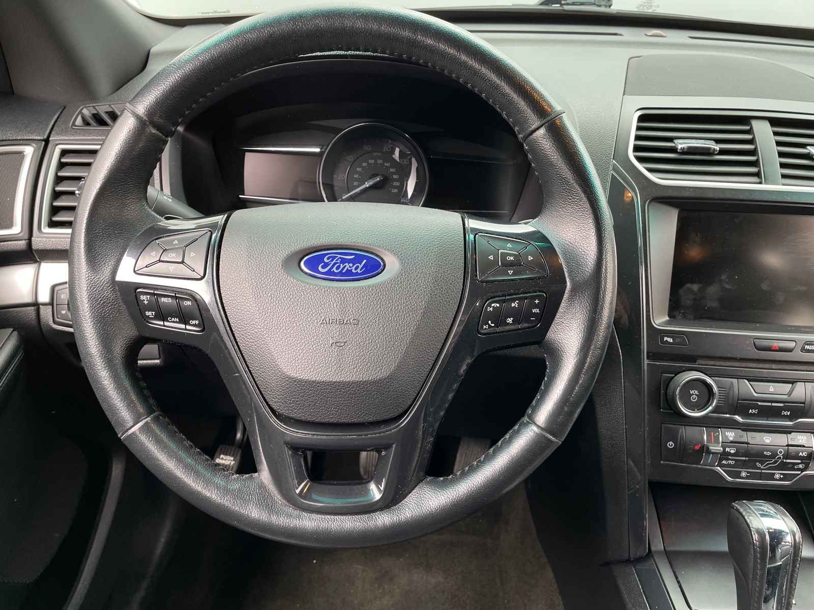 Thumbnail: 2016 Ford Explorer - 5