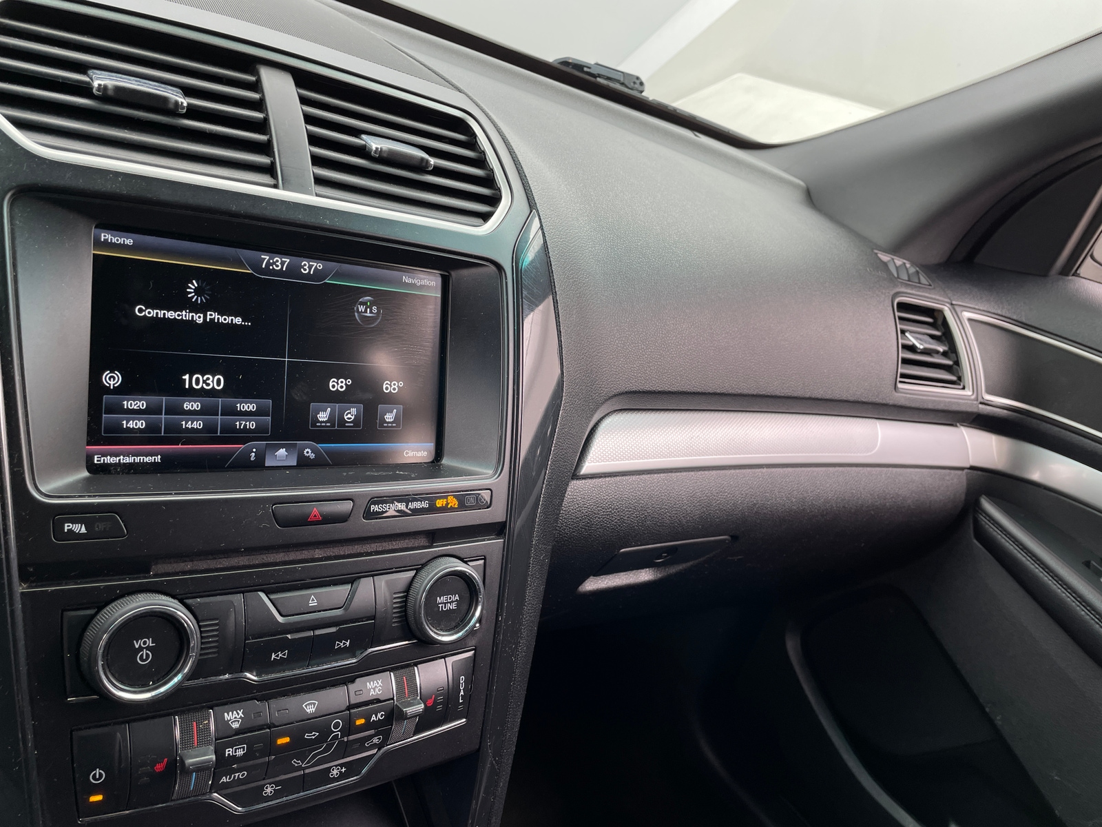 Thumbnail: 2016 Ford Explorer - 4