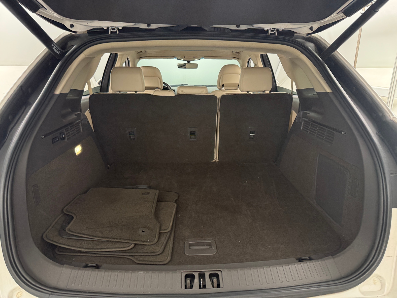 Thumbnail: 2019 Lincoln Nautilus - 6