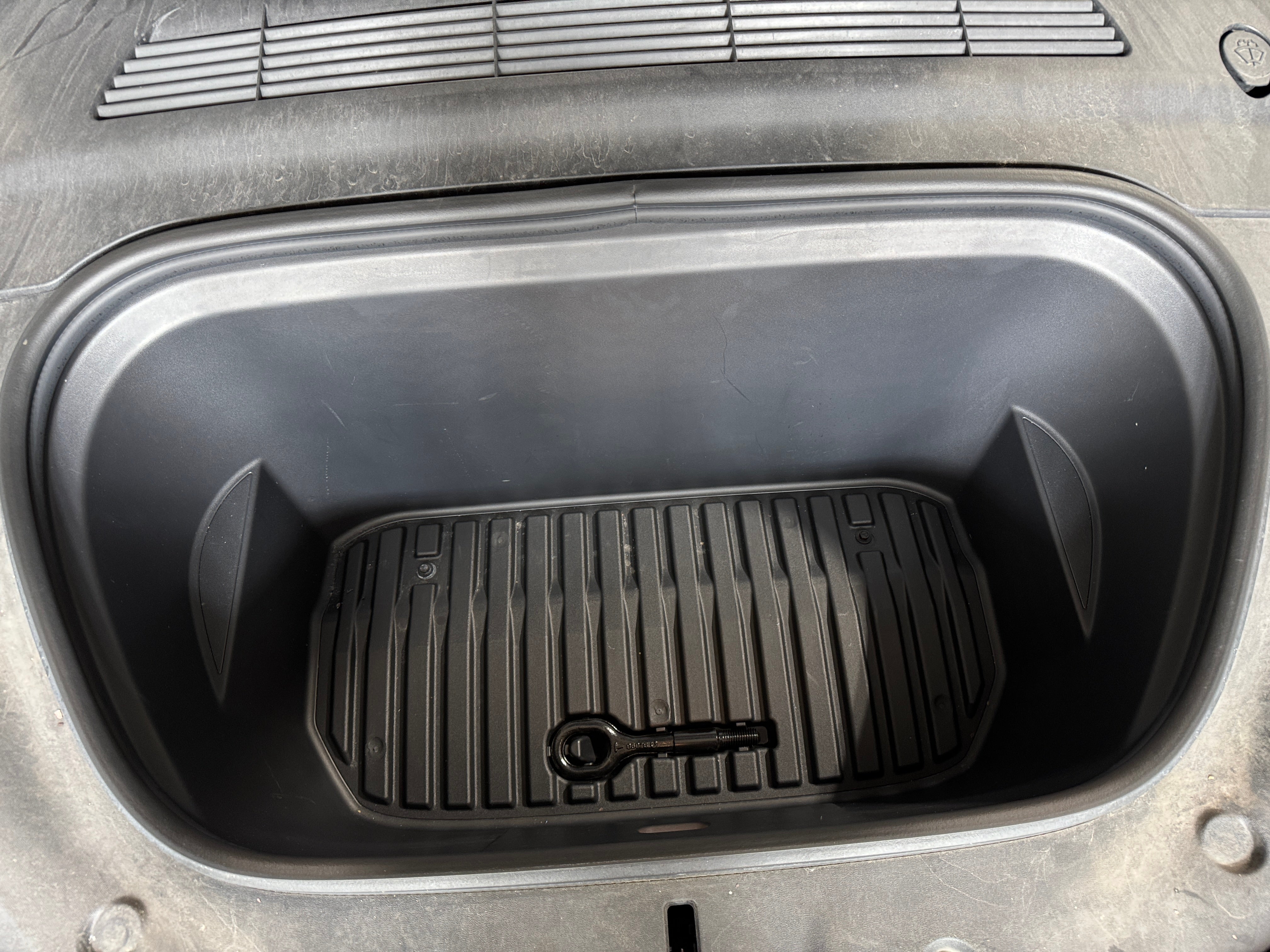 Used 2023 Tesla Model Y Long Range with VIN 7SAYGDEE0PA054825 for sale in Oak Creek, WI