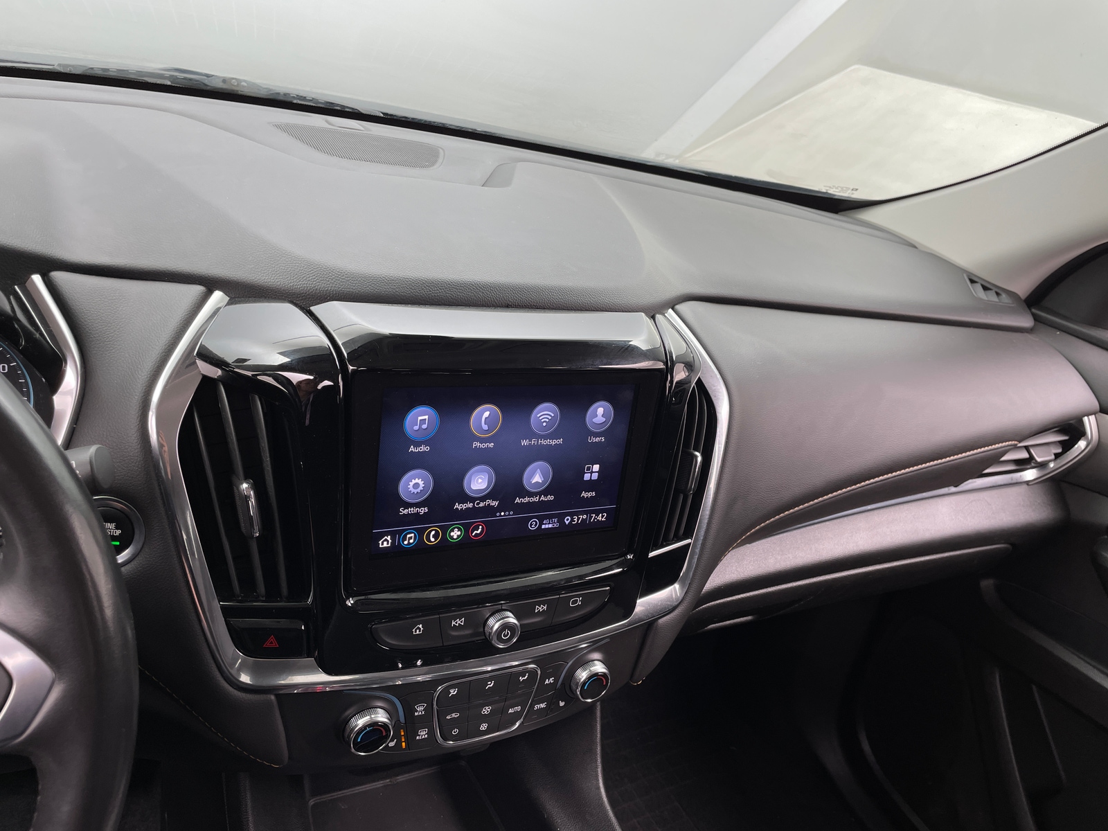 Thumbnail: 2020 Chevrolet Traverse - 4