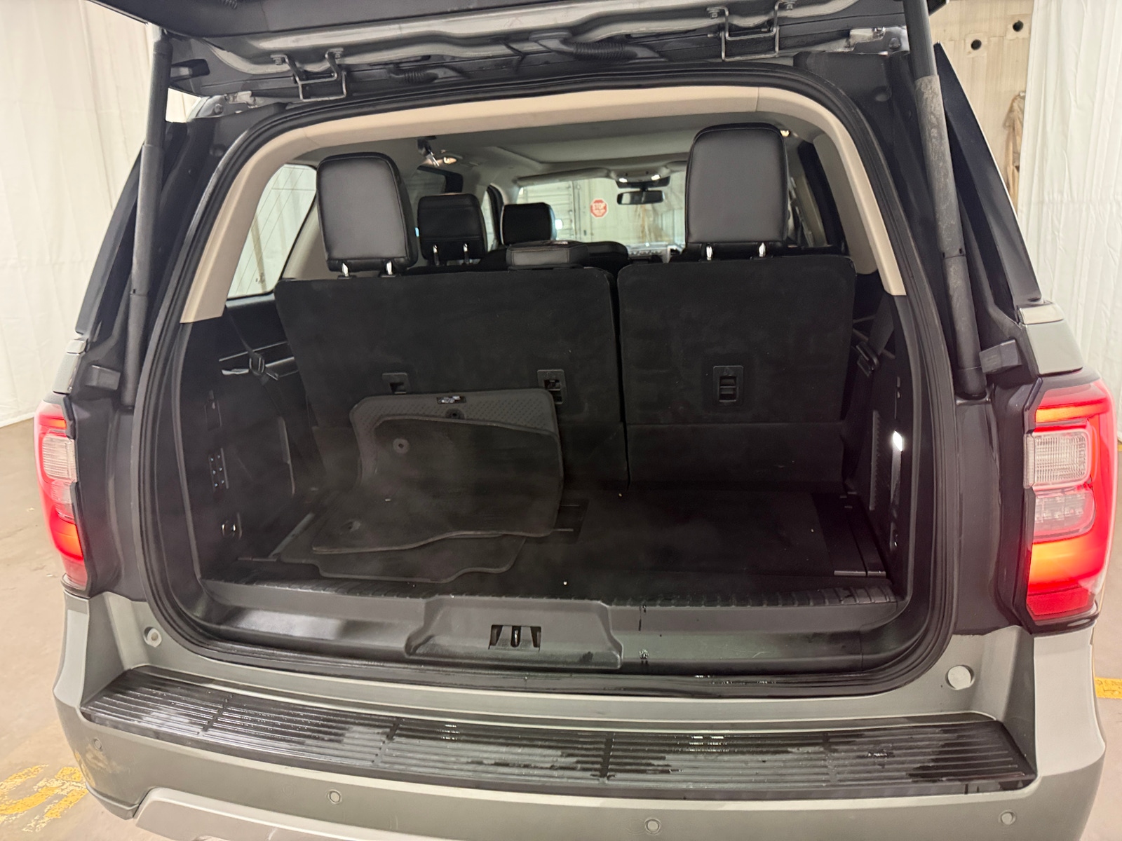 Thumbnail: 2019 Ford Expedition - 6